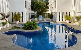 Villa M - Jia 5 Candolim Goa 3Bhk, Pool Facing, Near Beach, Free Breakfast, Free Wifi And Prime Location